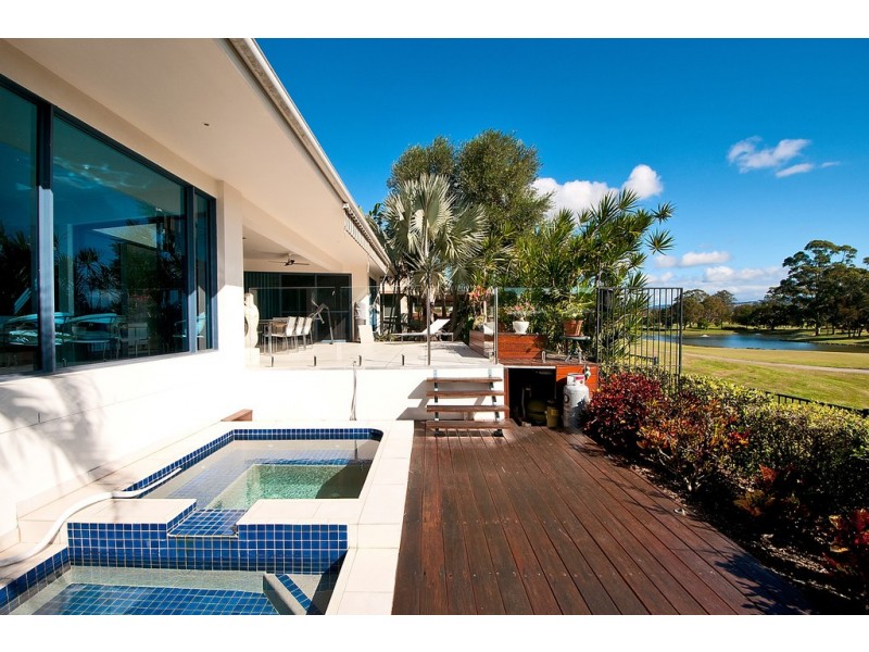1022 Lakeview Terrace, Benowa QLD 4217