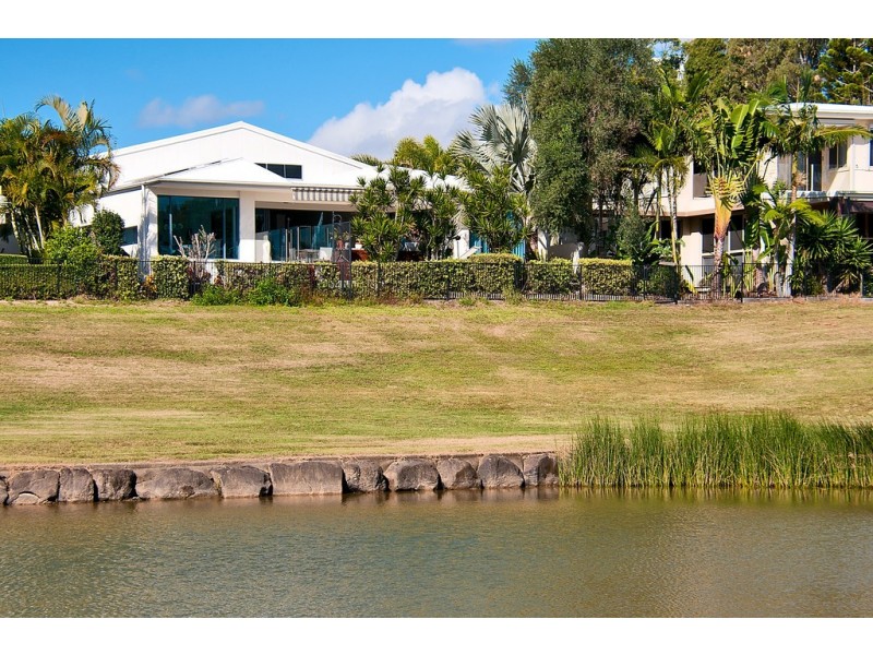 1022 Lakeview Terrace, Benowa QLD 4217