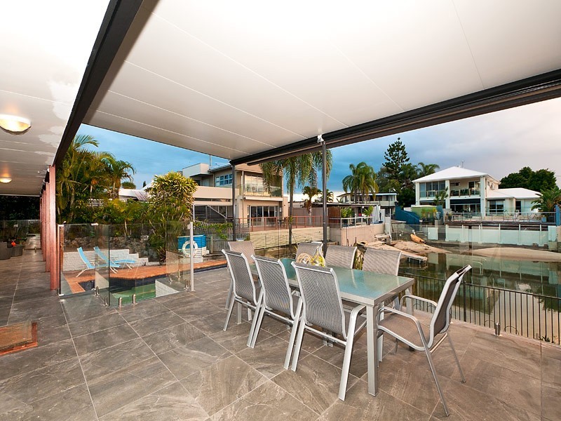 1 Winter Haven Key, Broadbeach Waters QLD 4218