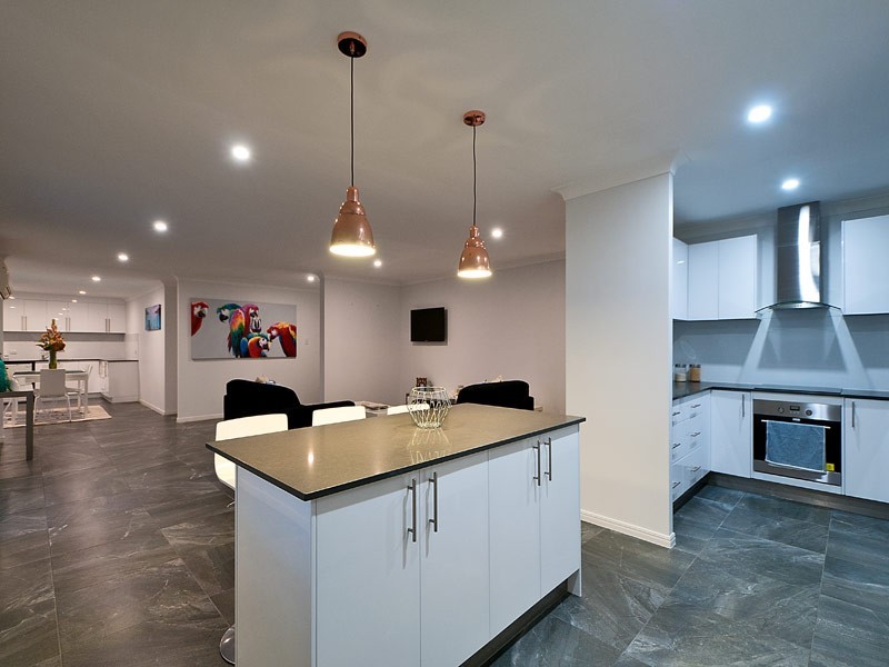 1 Winter Haven Key, Broadbeach Waters QLD 4218