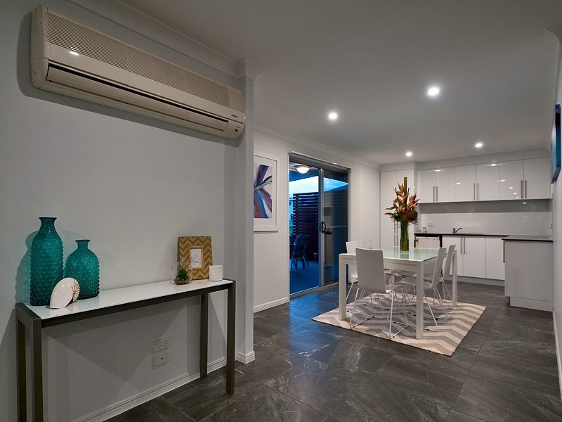 1 Winter Haven Key, Broadbeach Waters QLD 4218