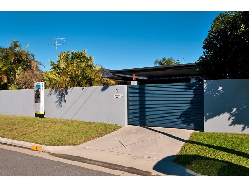 1 Winter Haven Key, Broadbeach Waters QLD 4218