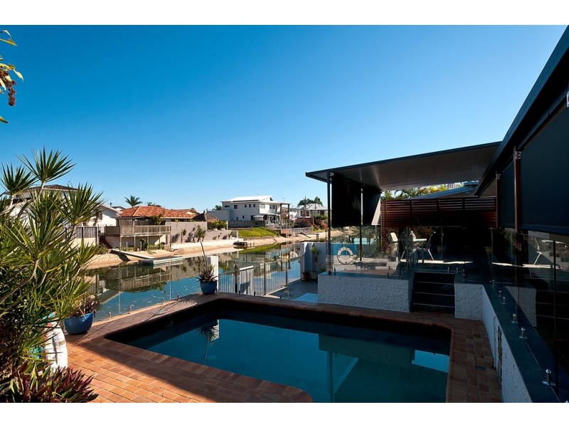 1 Winter Haven Key, Broadbeach Waters QLD 4218