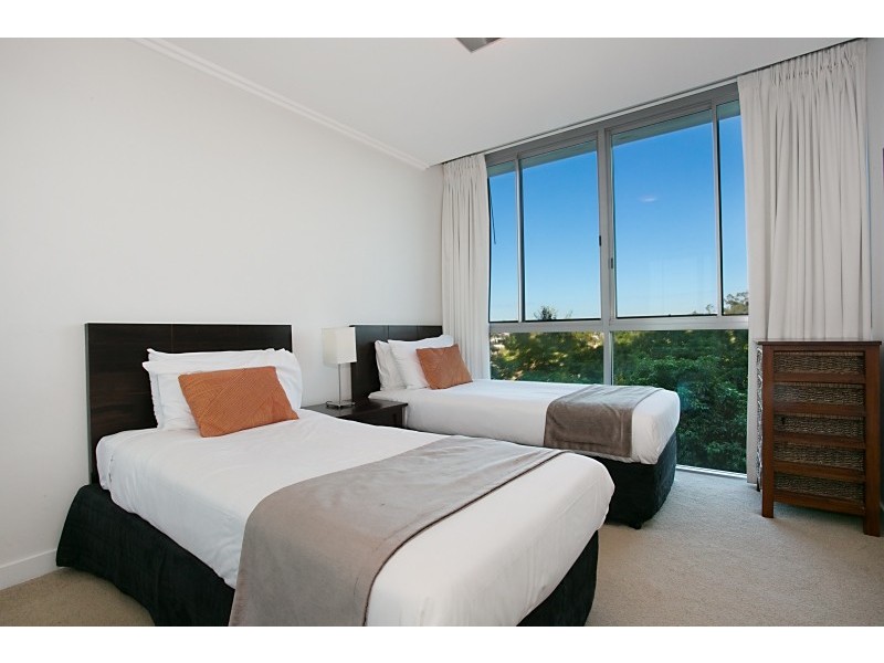 2320 ‘Freshwater Point’ 33 T.E.Peters Drive, Broadbeach Waters QLD 4218