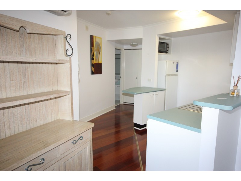 104/30 Surf Parade “”Neptune”, Broadbeach QLD 4218