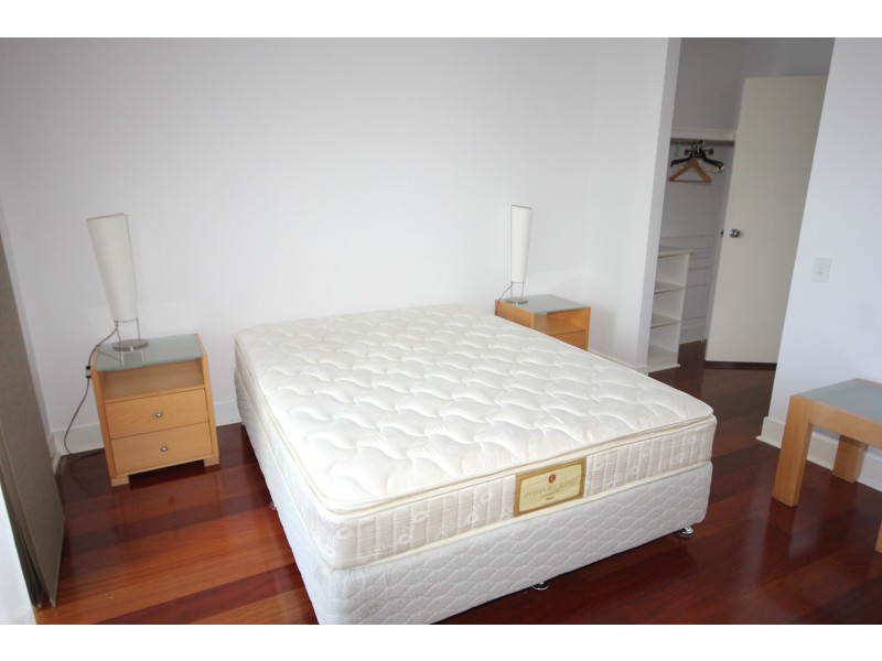 104/30 Surf Parade “”Neptune”, Broadbeach QLD 4218