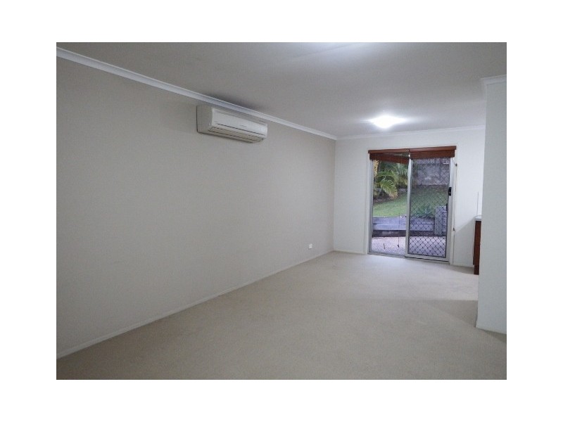 81 Wardoo St, Southport QLD 4215