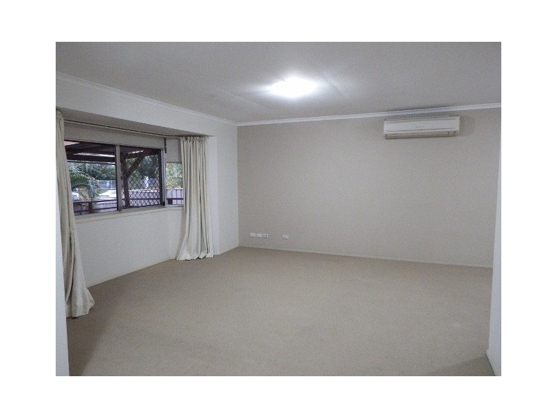 81 Wardoo St, Southport QLD 4215