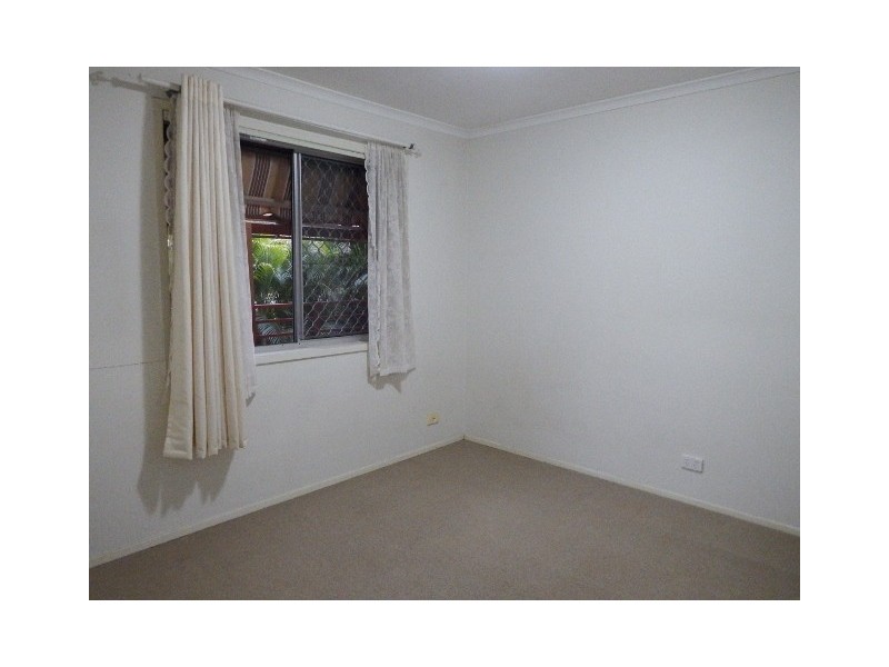 81 Wardoo St, Southport QLD 4215