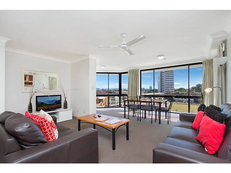401 ‘Surfers Plaza Resort’ 70 Remembrance Drive, Surfers Paradise QLD 4217