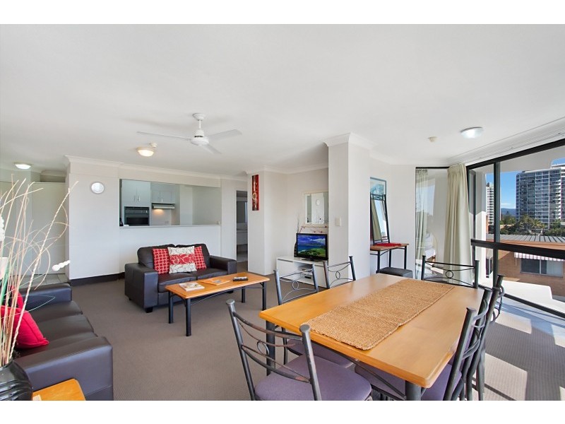 401 ‘Surfers Plaza Resort’ 70 Remembrance Drive, Surfers Paradise QLD 4217