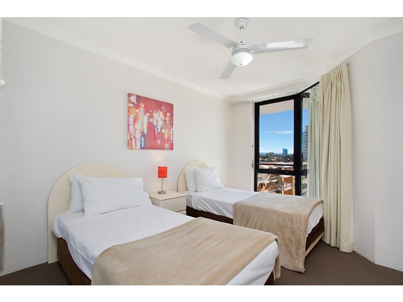 401 ‘Surfers Plaza Resort’ 70 Remembrance Drive, Surfers Paradise QLD 4217
