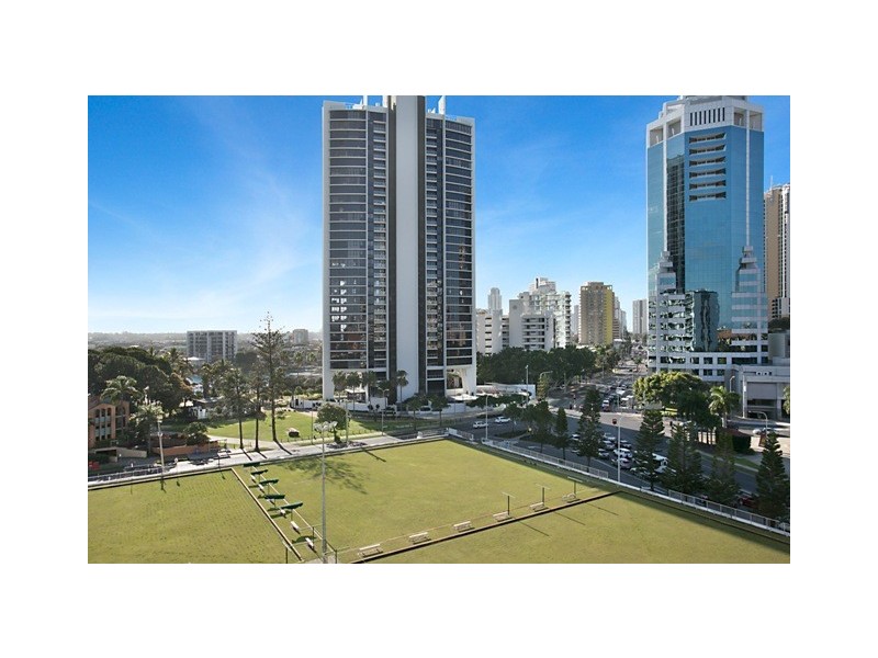 401 ‘Surfers Plaza Resort’ 70 Remembrance Drive, Surfers Paradise QLD 4217