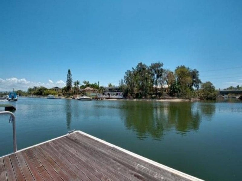 19 Rapallo Avenue, Isle Of Capri QLD 4217