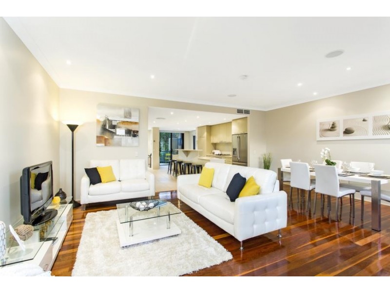 12/9 Miami Key, Broadbeach Waters QLD 4218