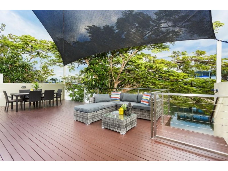 12/9 Miami Key, Broadbeach Waters QLD 4218