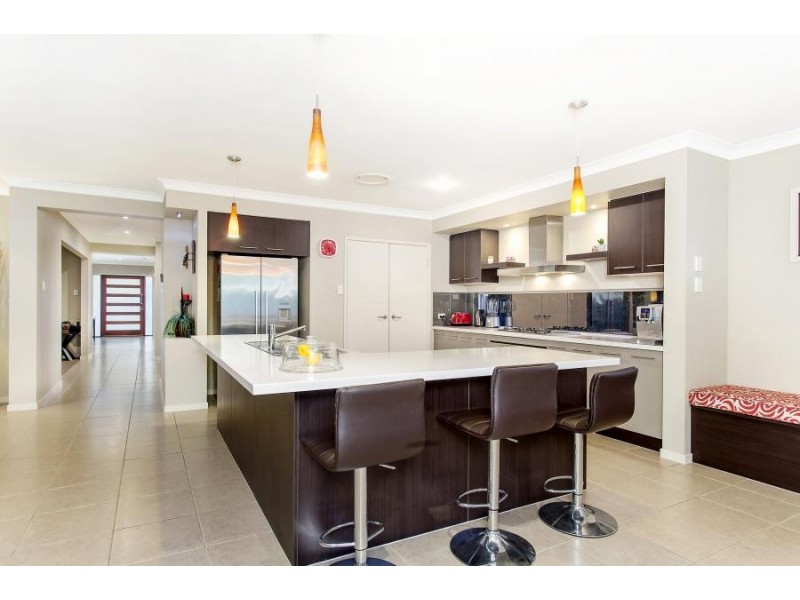 9 Meadow Court, Maudsland QLD 4210