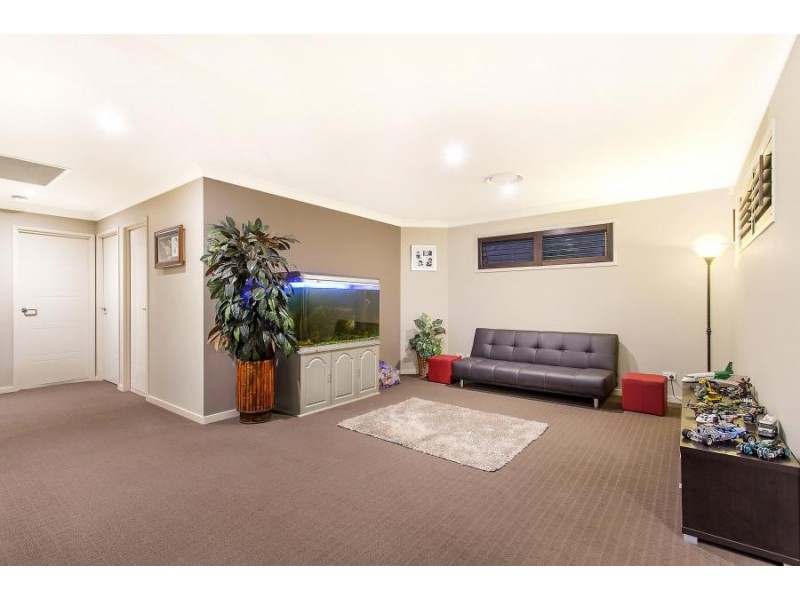 9 Meadow Court, Maudsland QLD 4210