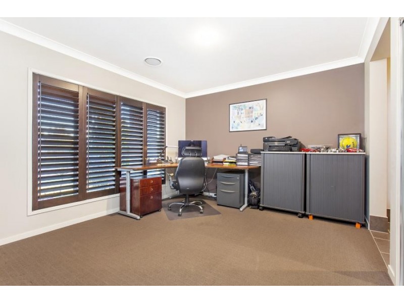 9 Meadow Court, Maudsland QLD 4210
