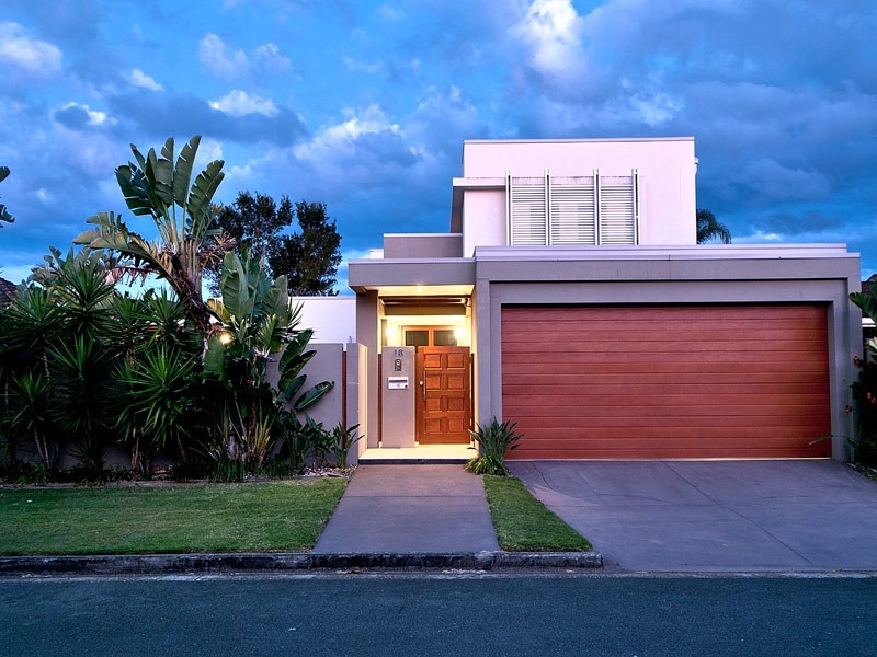 18 St Raphael Terrace, Sorrento QLD 4217