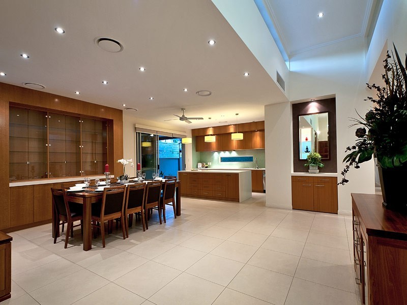 18 St Raphael Terrace, Sorrento QLD 4217