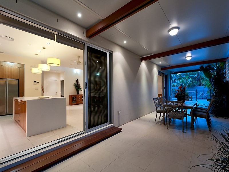 18 St Raphael Terrace, Sorrento QLD 4217