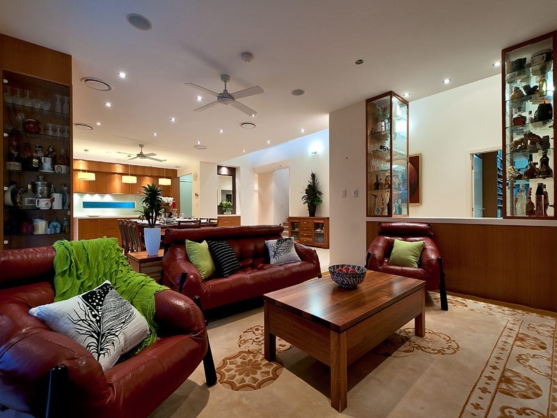 18 St Raphael Terrace, Sorrento QLD 4217