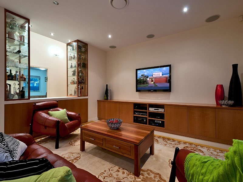 18 St Raphael Terrace, Sorrento QLD 4217