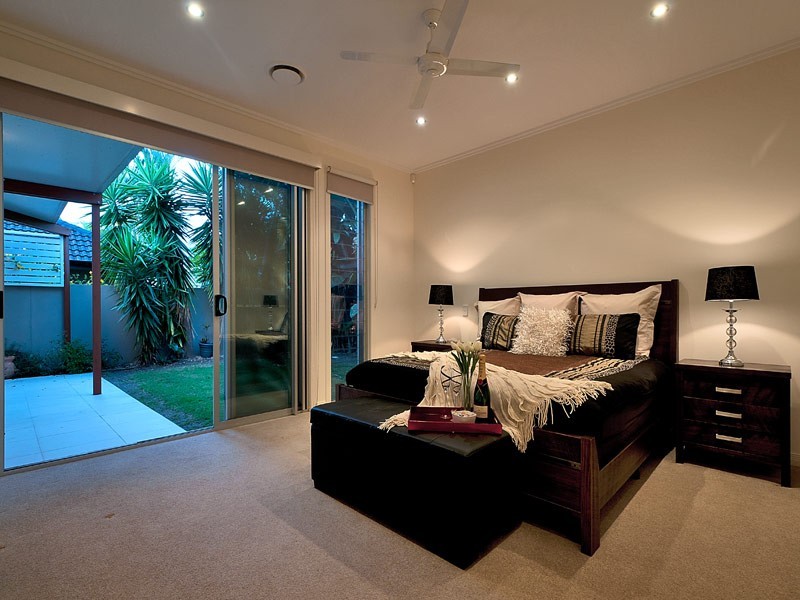18 St Raphael Terrace, Sorrento QLD 4217