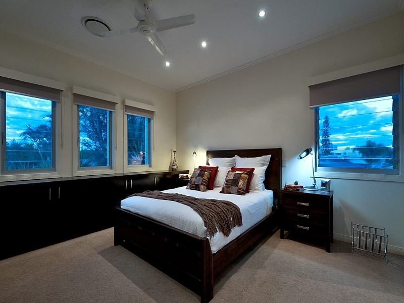 18 St Raphael Terrace, Sorrento QLD 4217