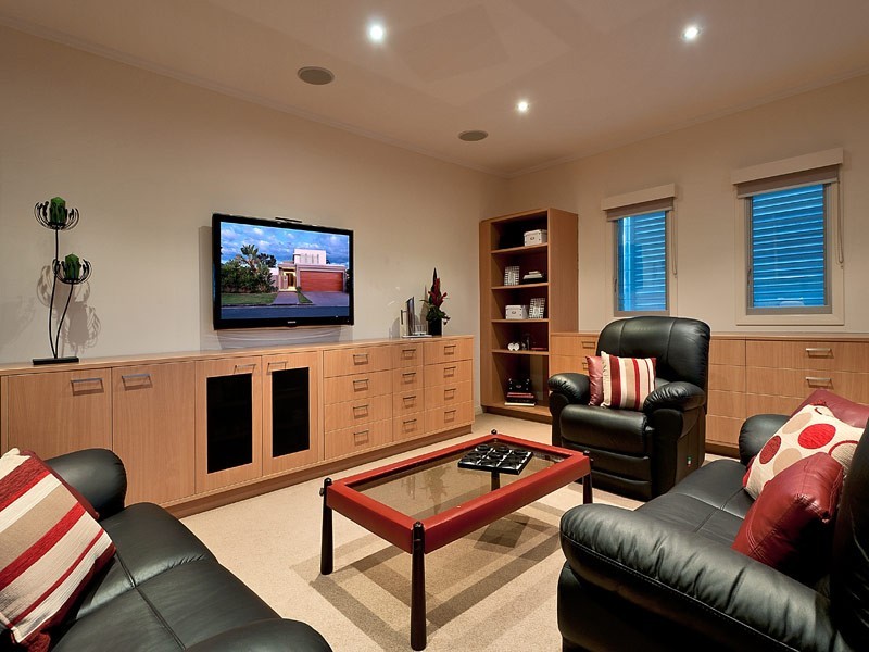 18 St Raphael Terrace, Sorrento QLD 4217