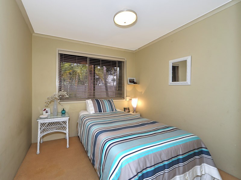 2 Sophie Avenue, Broadbeach Waters QLD 4218
