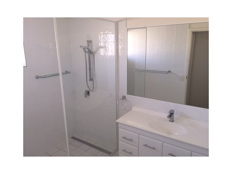 20 Caprice Ct, Mermaid Waters QLD 4218