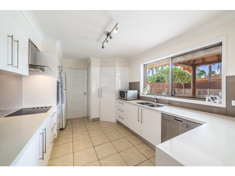 35 Forster Avenue, Sorrento QLD 4217