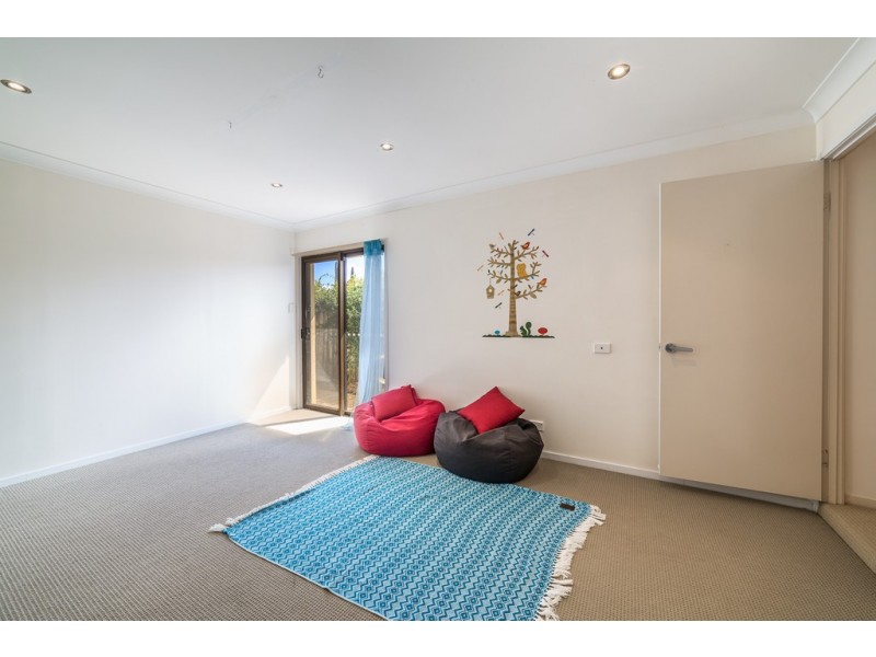 35 Forster Avenue, Sorrento QLD 4217