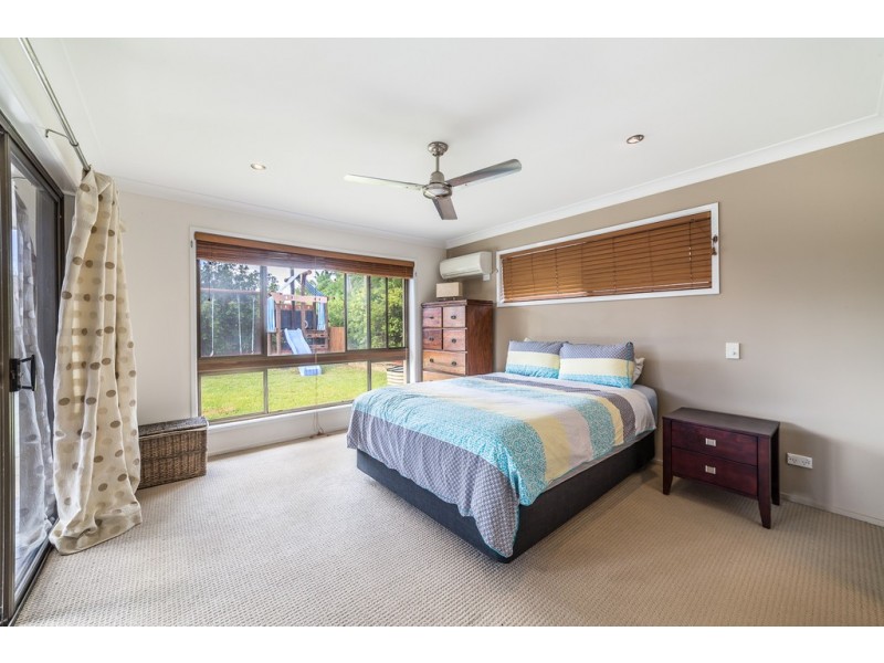 35 Forster Avenue, Sorrento QLD 4217
