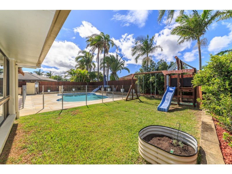 35 Forster Avenue, Sorrento QLD 4217