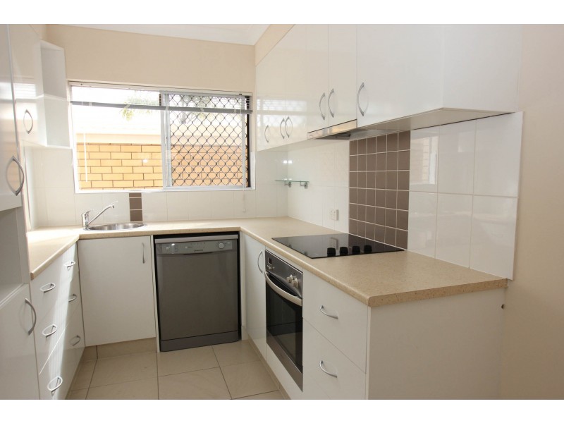 3/19 Sonia, Mermaid Waters QLD 4218