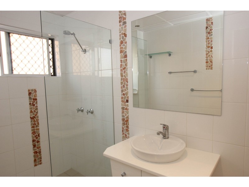 3/19 Sonia, Mermaid Waters QLD 4218