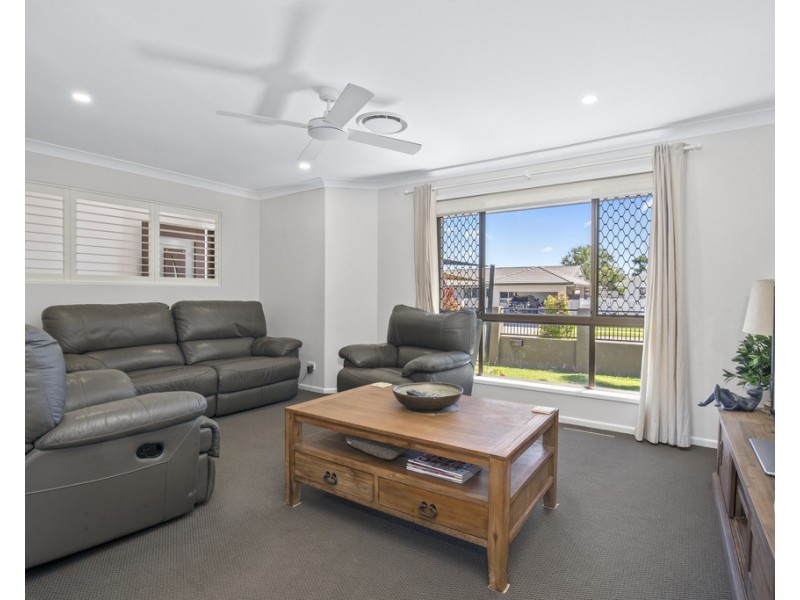 14 Auk Avenue, Burleigh Waters QLD 4220