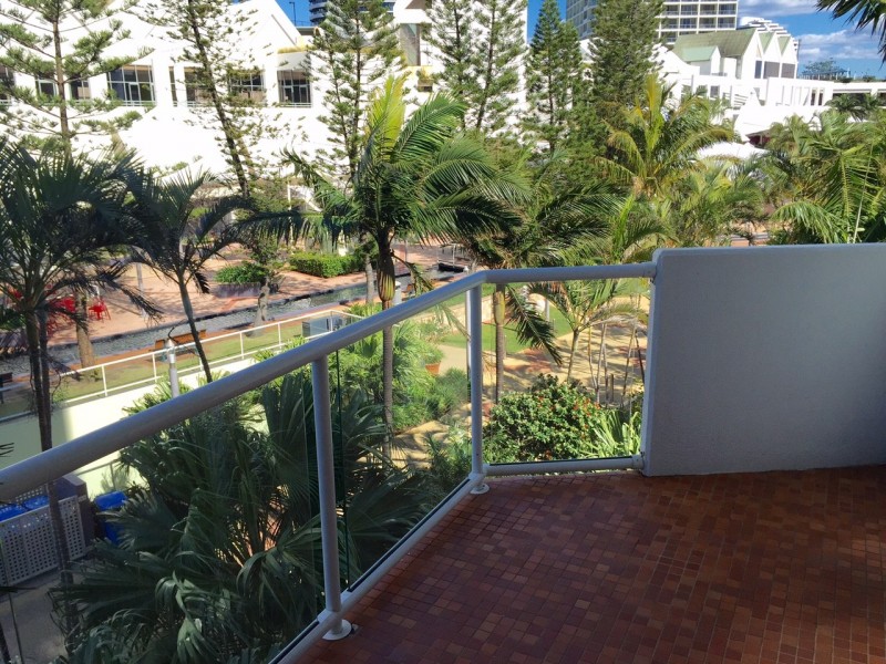 205/157 Old Burleigh Road, Broadbeach QLD 4218