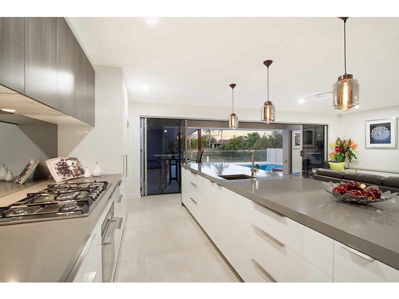 27 Claymore Crescent, Sorrento QLD 4217