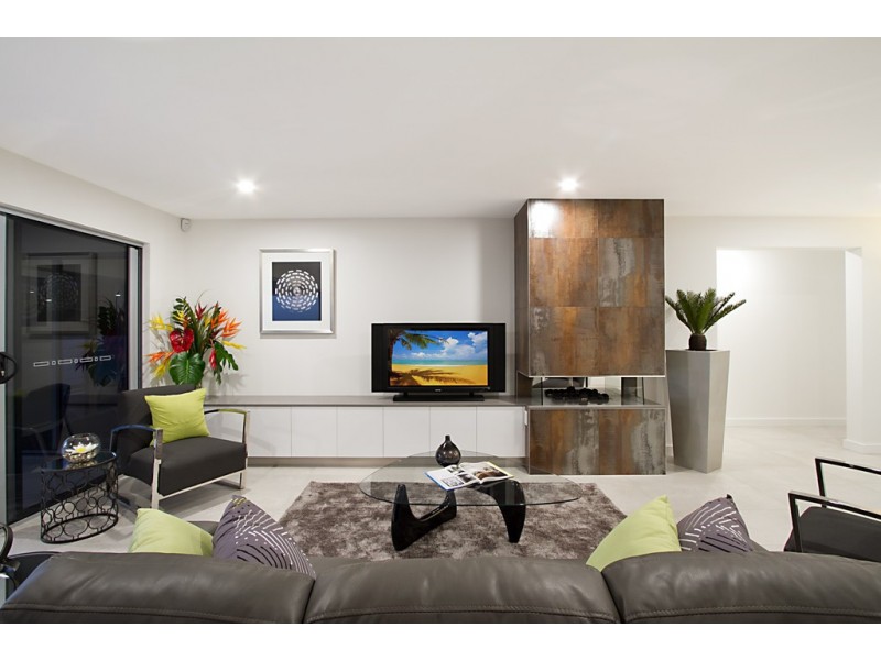 27 Claymore Crescent, Sorrento QLD 4217