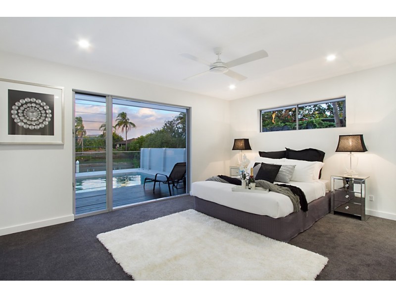 27 Claymore Crescent, Sorrento QLD 4217