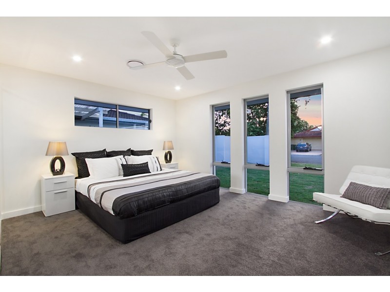 27 Claymore Crescent, Sorrento QLD 4217