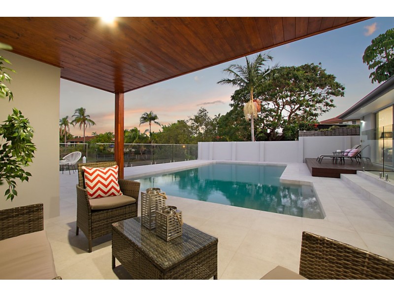 27 Claymore Crescent, Sorrento QLD 4217