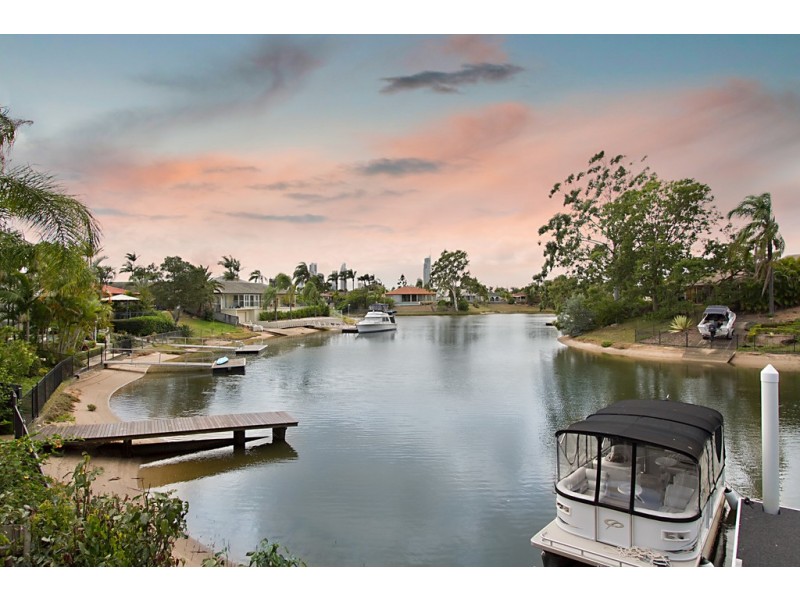 27 Claymore Crescent, Sorrento QLD 4217