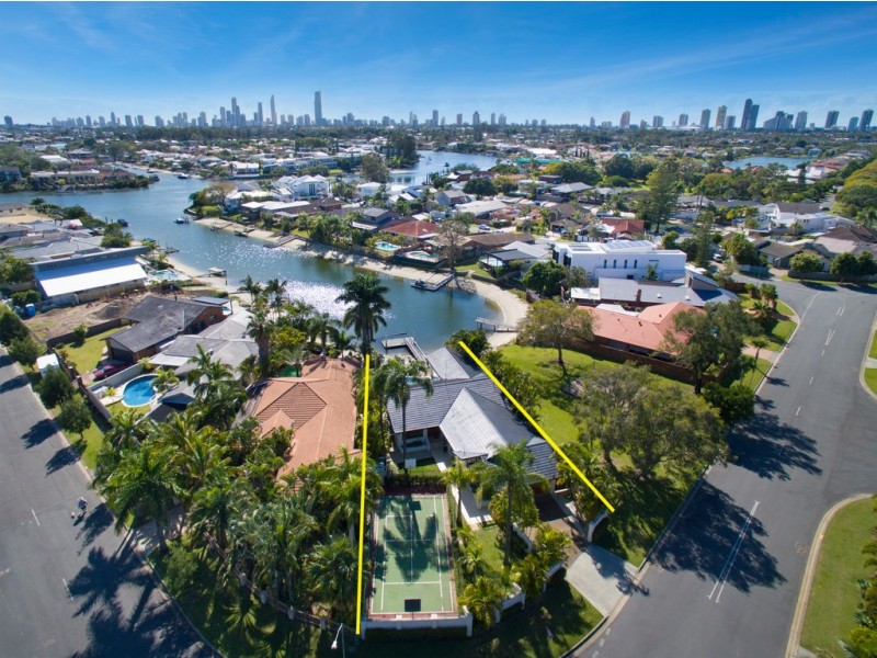 30 Cypress Drive, Broadbeach Waters QLD 4218