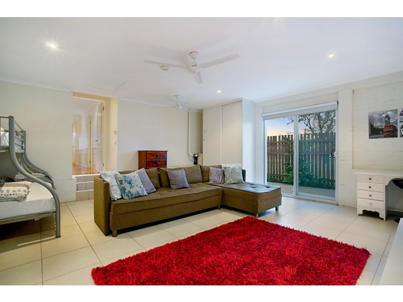 30 Cypress Drive, Broadbeach Waters QLD 4218
