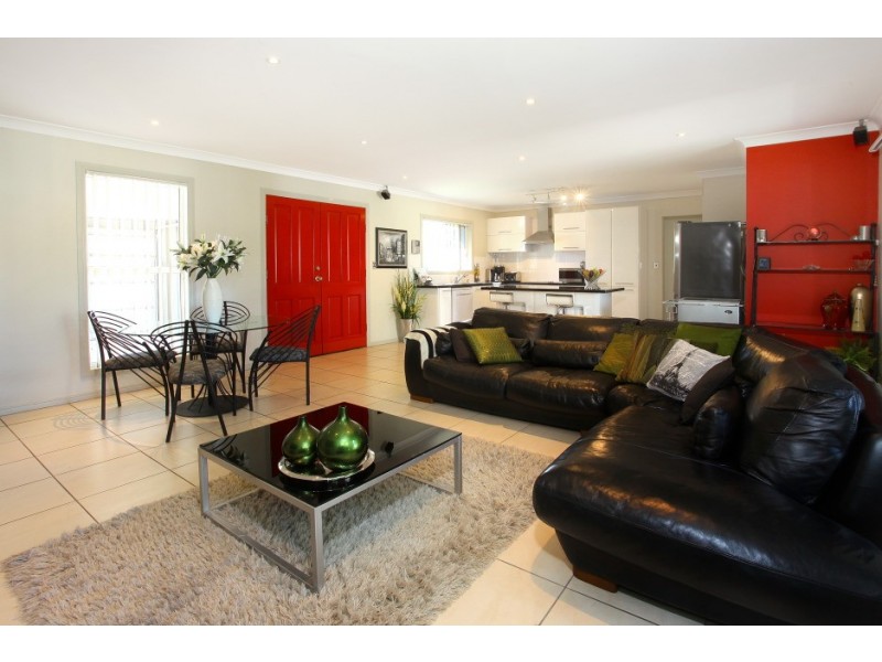 8 San Michele Court, Broadbeach Waters QLD 4218